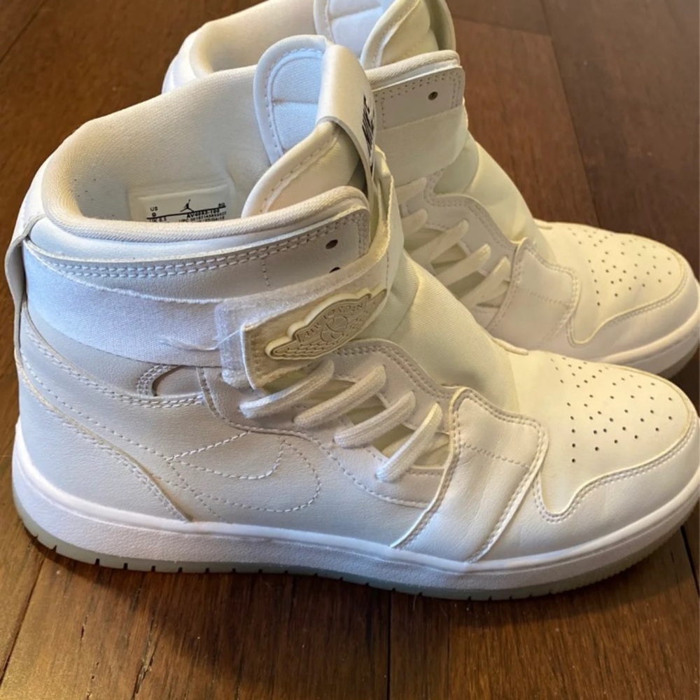 Women’s Jordan Nova xx white size 9